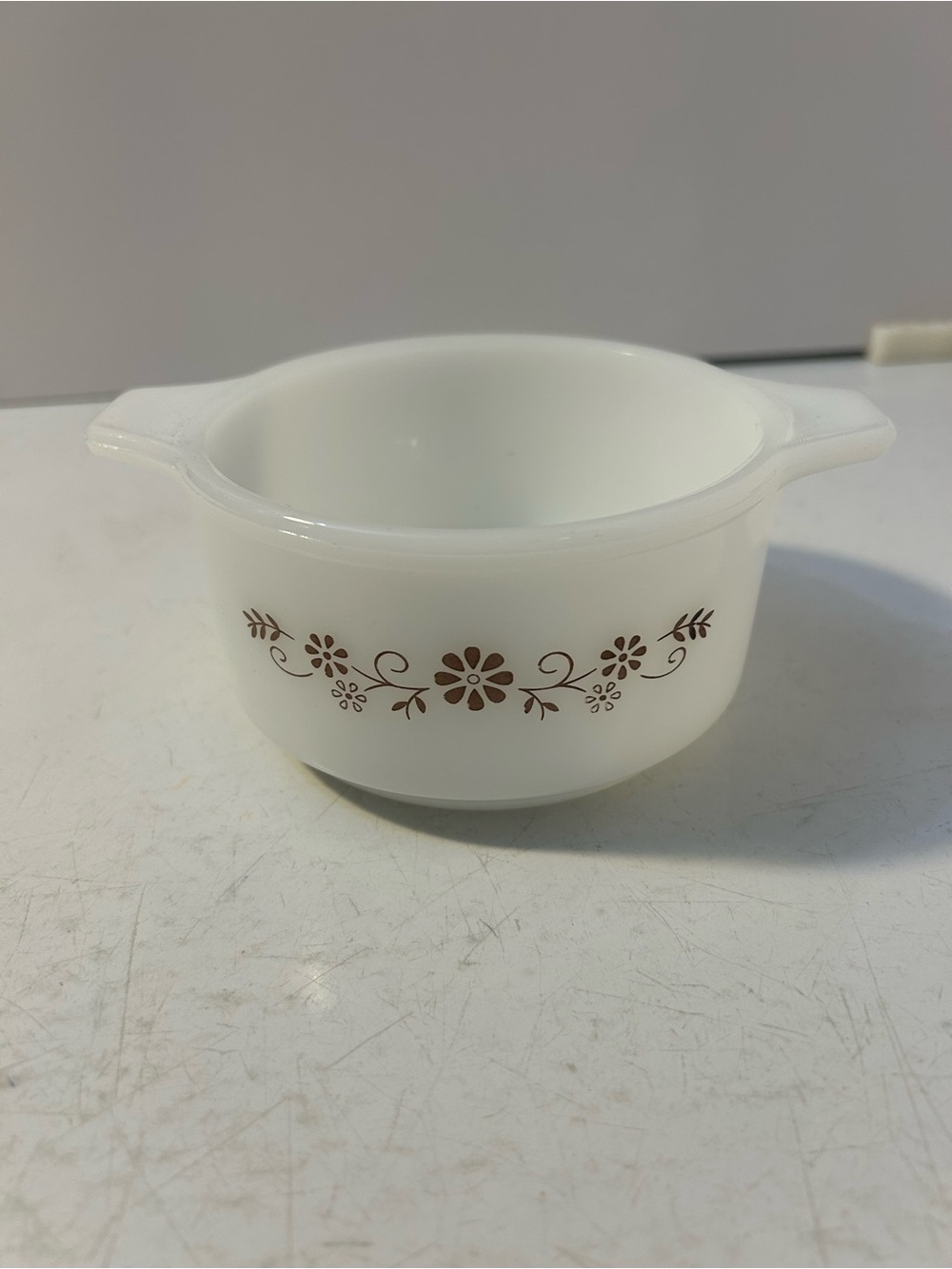 Vintage Vitrocrisa Dynaware mid-century milk glass round casserole baking dish